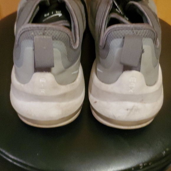 Women's Air Max - Picture 3 of 3